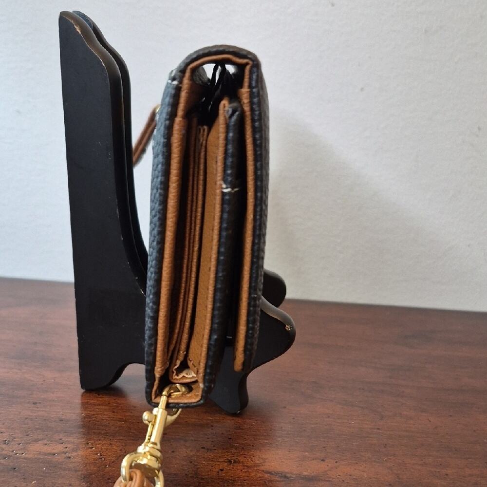 Stone Mountain Accessories Black Pebbled Wristlet Wallet with Tan Strap - Picture 7 of 16